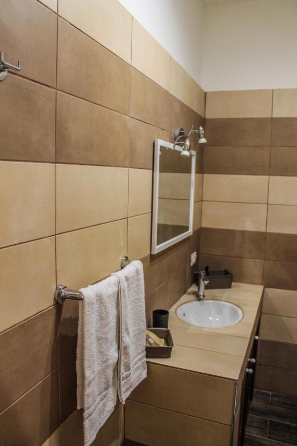 Alexander House Hotell Palermo Exteriör bild